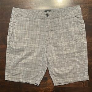 O’Neill Men's Gray Plaid Shorts,34